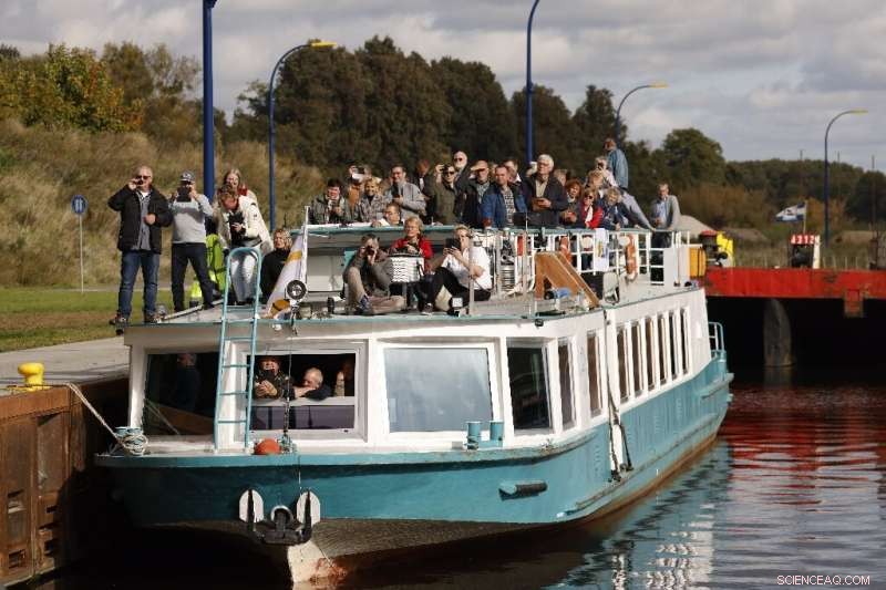 Niederfinow s Giant Boat Elevator: Germany s 55-Meter Engineering Marvel