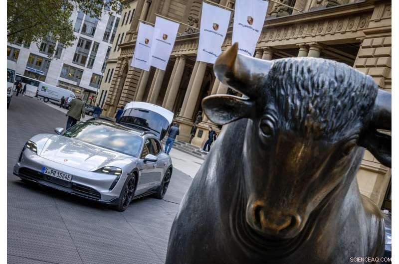 Porsche Shares Surge on Record-Setting Frankfurt IPO