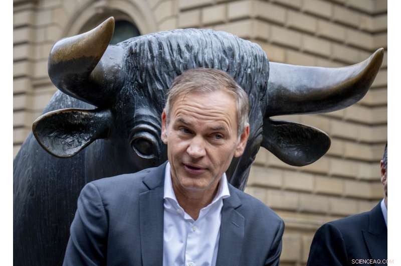 Porsche Shares Surge on Record-Setting Frankfurt IPO