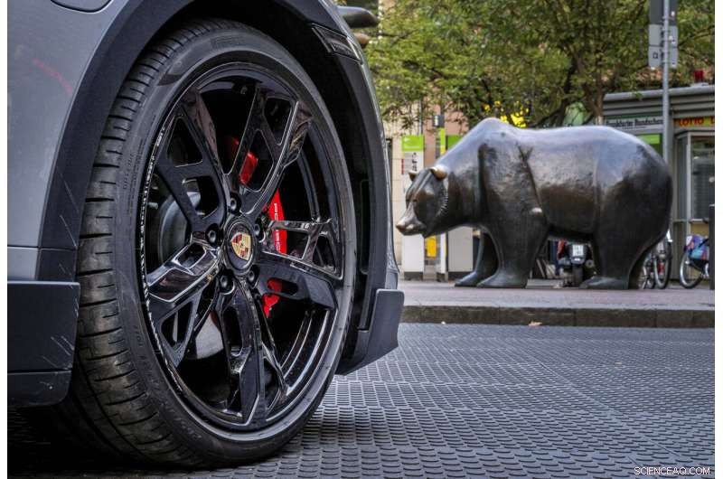 Porsche Shares Surge on Record-Setting Frankfurt IPO