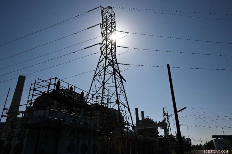 How Batteries and Community Spirit Keep California’s Power Grid Cool During Heat Waves