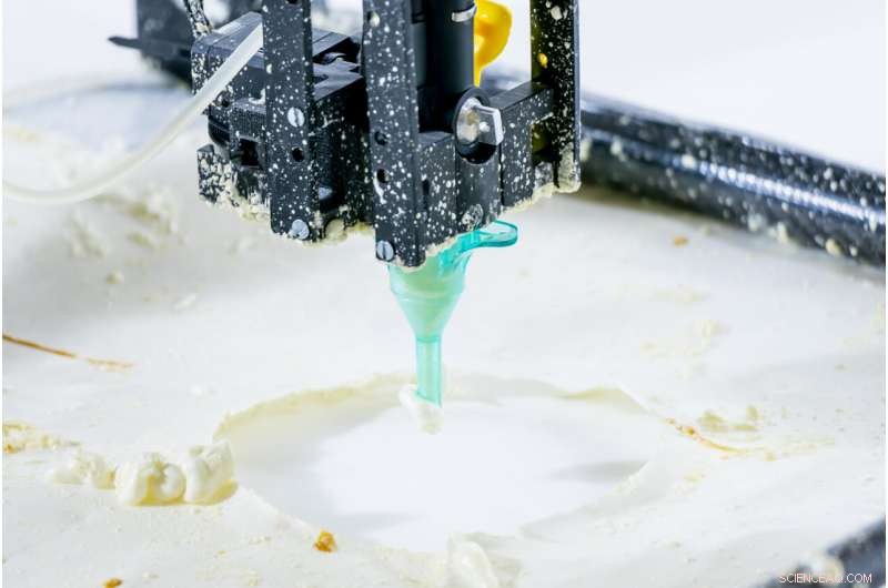 Bee‑Inspired 3D‑Printing Drones Build and Repair Structures Mid‑Flight