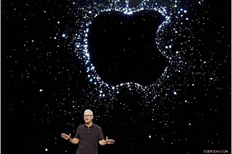 Apple Keeps iPhone Prices Steady Amid Inflation, Offering New Features