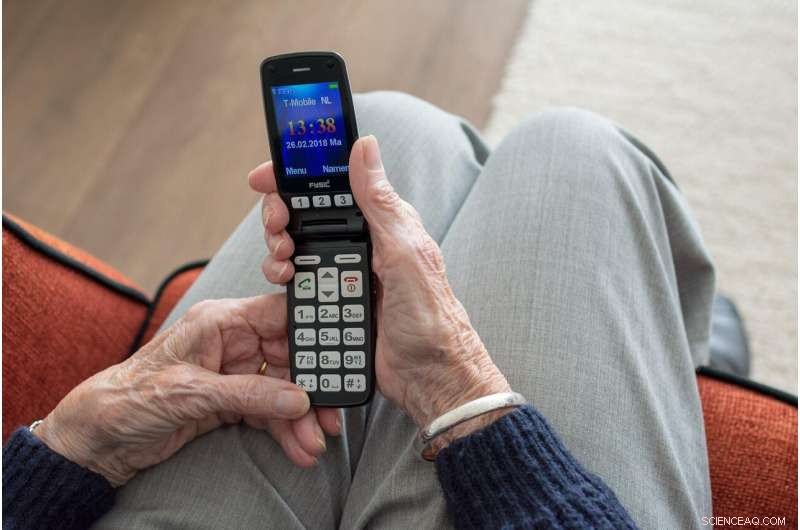 Tech-Savvy Teens Resolve Gadget Glitches for Seniors