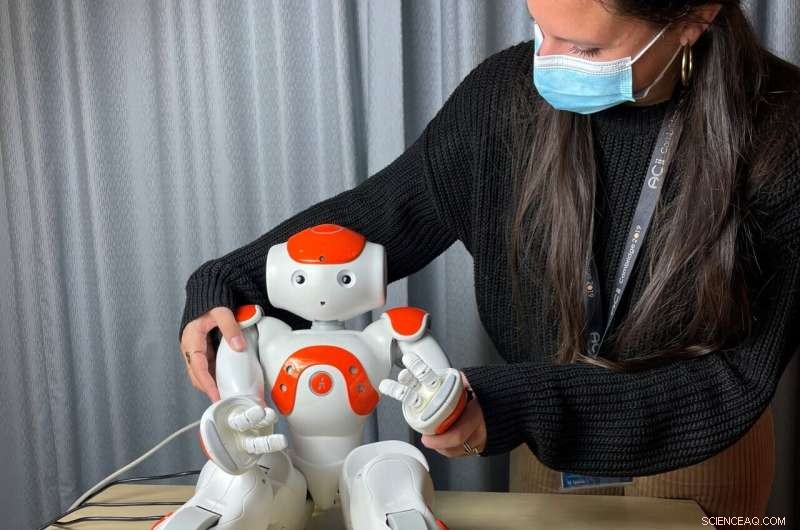 Robots Outperform Parents and Self-Reports in Detecting Children s Mental Well-Being, Study Finds