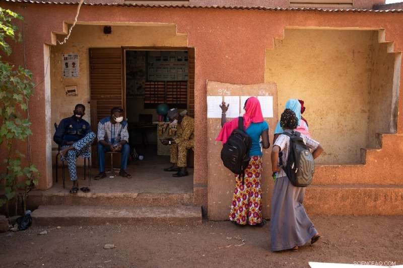 Tech-Savvy Youth Chart Bamako s Hidden Infrastructure, From Bus Routes to Gutters