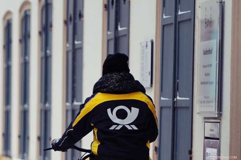 Can Cargo Bike Deliveries Reduce E‑commerce’s Carbon Footprint?