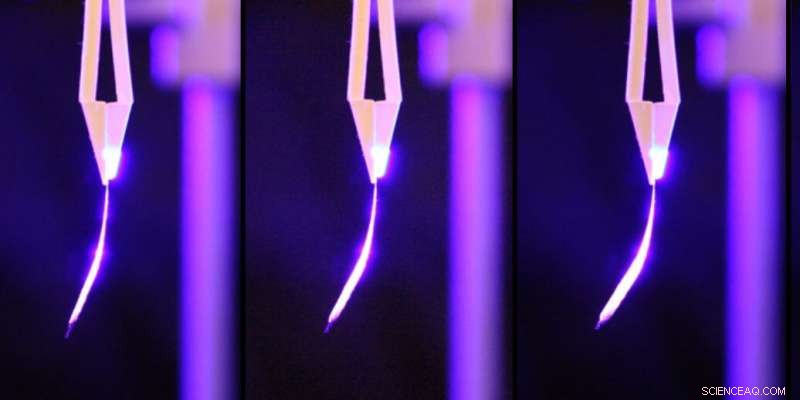 Low‑Energy Light Technique Lets Researchers Bend Photopolymers into Shape‑Shifting Plastics
