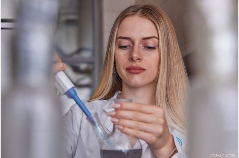 Boron Nitride Nano-Coatings: A Safe, Highly Effective Alternative to Antibiotics