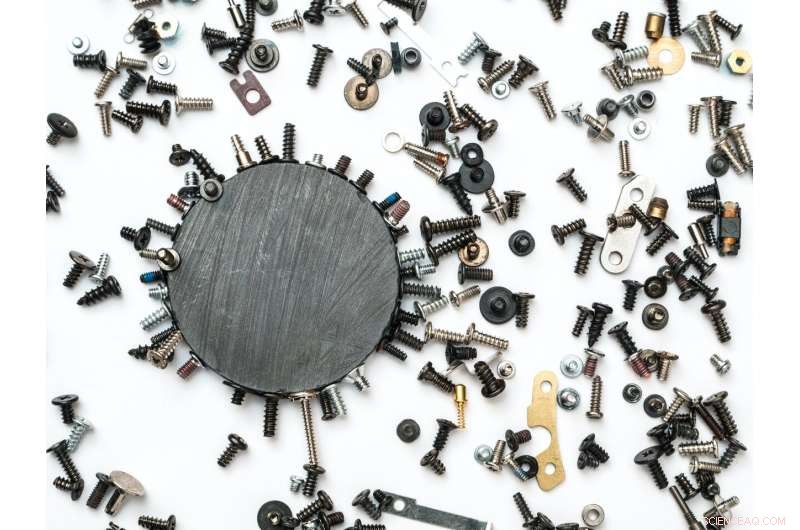 Researchers Discover Temperature-Driven Magnetic Alignment in Artificial Spin Ice