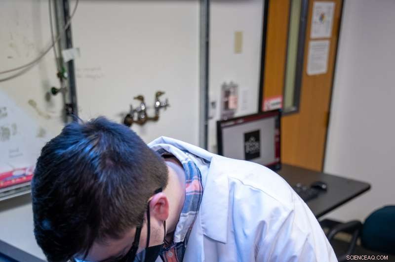 Scientists Use Sound to Real‑Time Analyze Graphene Properties