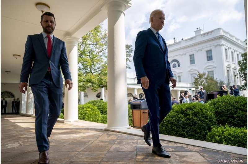 White House Announces Rule to Reveal Full Cost of Air Tickets