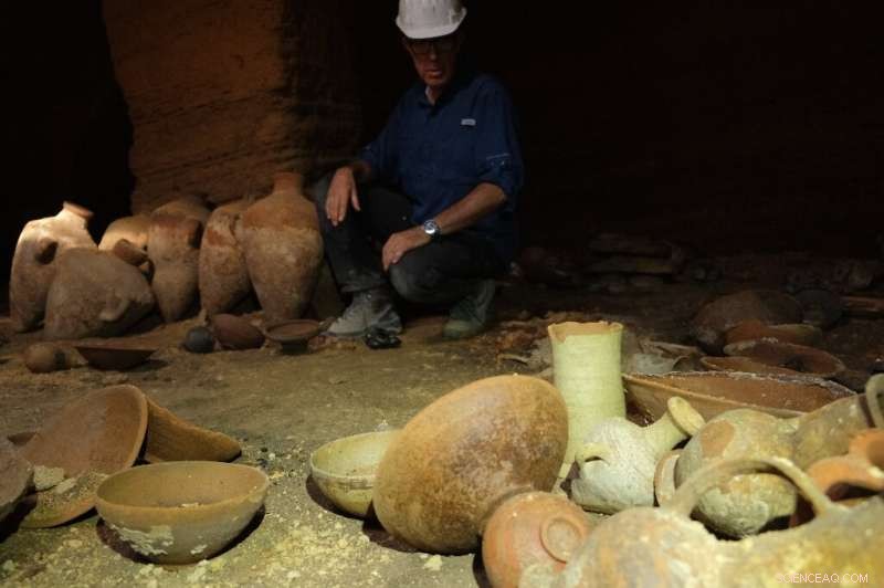Historic Rameses II‑Era Burial Cave Unearthed on Israeli Coast
