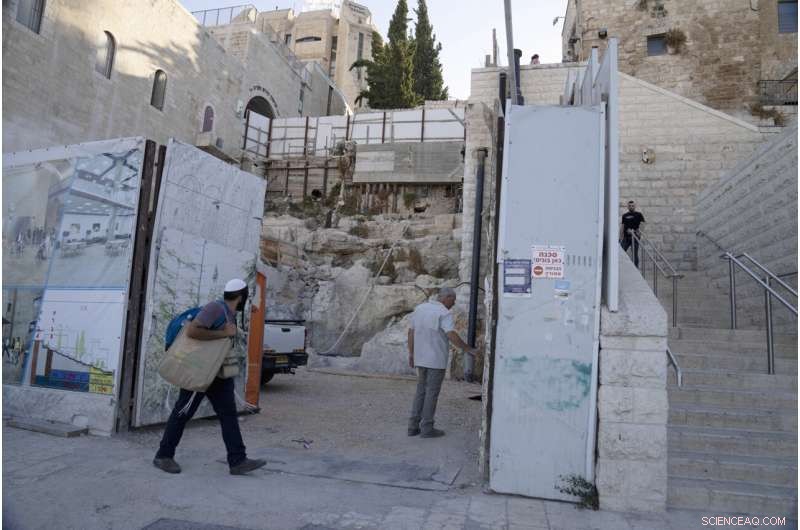 Excavation for New Elevator in Old Jerusalem Uncovers 1st‑Century Mikveh