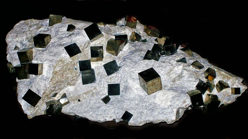 Pyrite vs Gold: How to Distinguish the Two Minerals