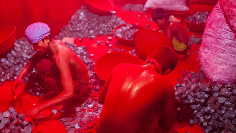 Cinnabar: The Stunning Red Mineral Behind Beautiful Artifacts (And Its Toxic Secrets)