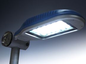 How LED Streetlights Operate: Energy Efficiency and Urban Lighting Solutions