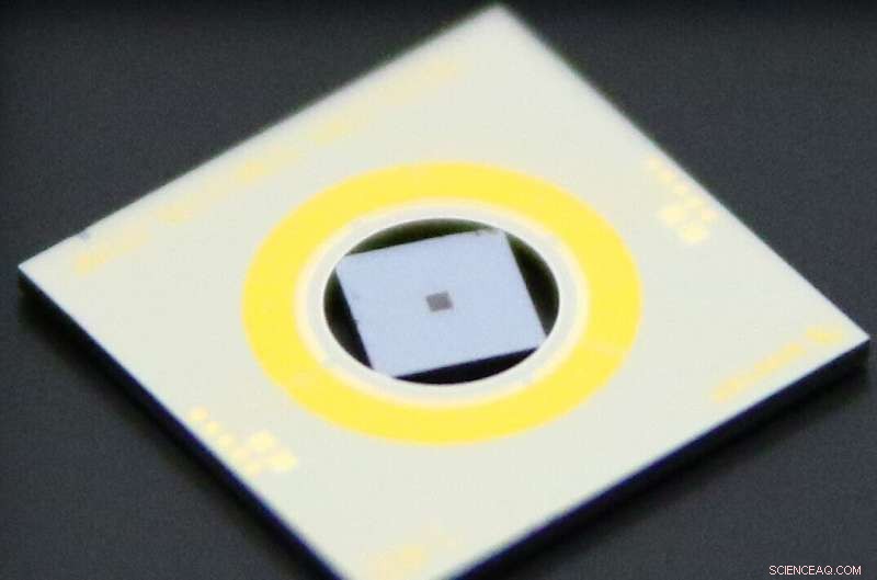 New Metasurface Lens Uses Piezoelectric Thin Film for Voltage-Driven Tunable Focus