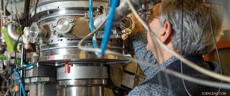 Breakthrough: Scientists Confirm the Existence of a Tetra-Neutron Particle