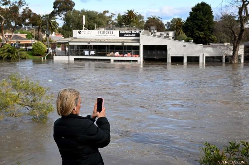 Melbourne Flood Crisis: Evacuations, Home Damage, and Vehicle Losses