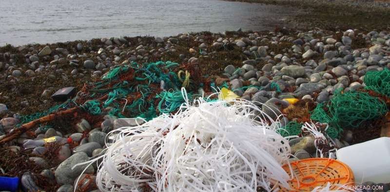 Annually, 740,000 km of Fishing Line & 14 B Hooks Pollute Oceans – 2% of Global Gear