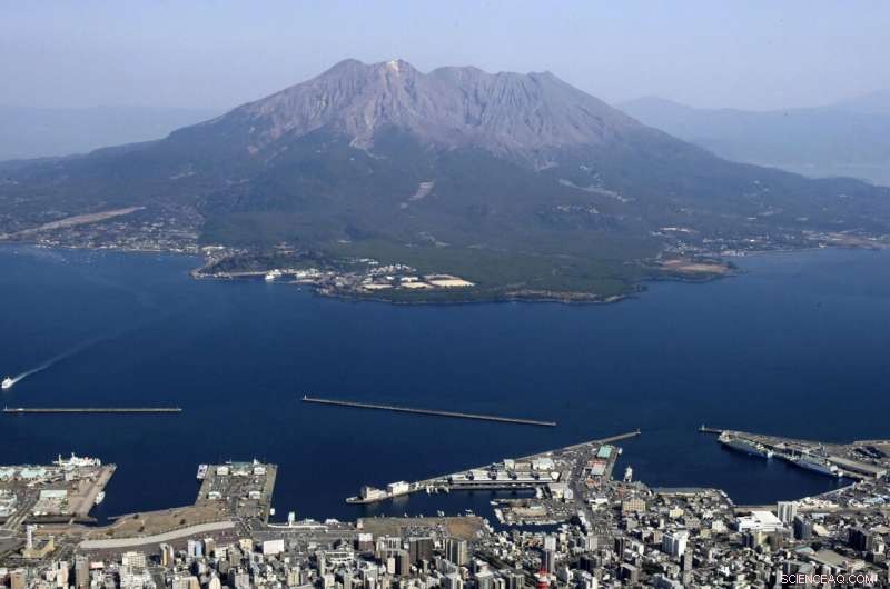 Sakurajima Volcano Erupts, Prompting Evacuations in Two Japanese Towns