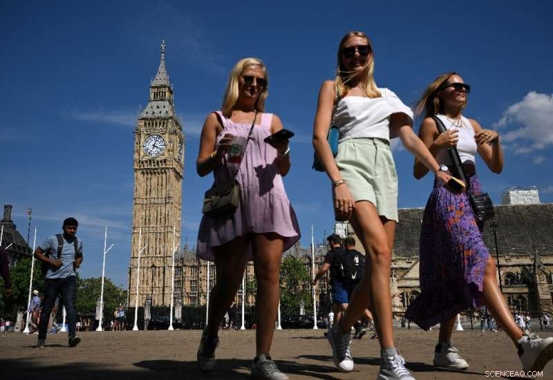 Britain and France Brace for Record Heatwave Amid Escalating European Wildfires