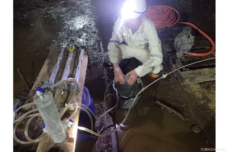 Scientists Discover 1.2‑Billion‑Year‑Old Groundwater Powering Underground Life in South Africa