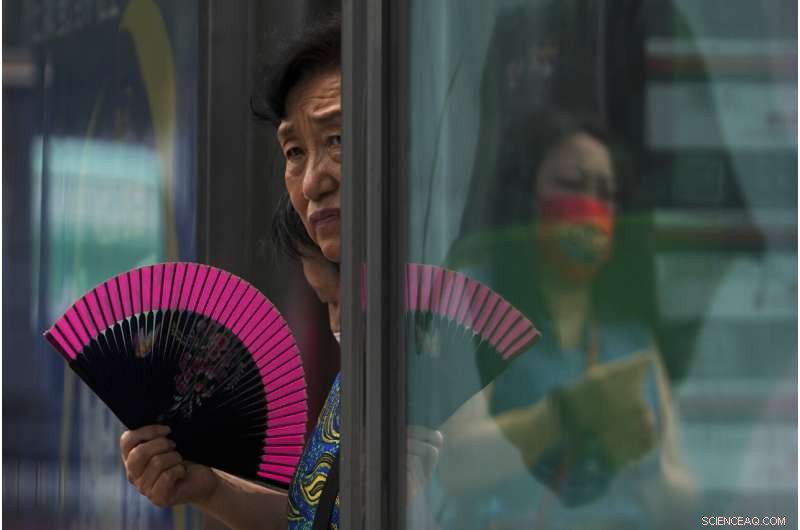 China Faces Record Rainfall and Unprecedented Heatwave Amid Shifting Weather