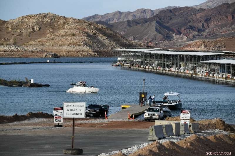 Lake Mead Boating Threatened by Record US Drought