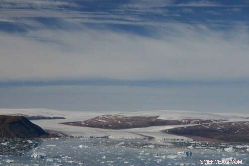 Record‑Speed Melting of Northernmost Glaciers Revealed by Research