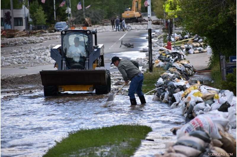 Floods Dramatically Alter Yellowstone s Landscape