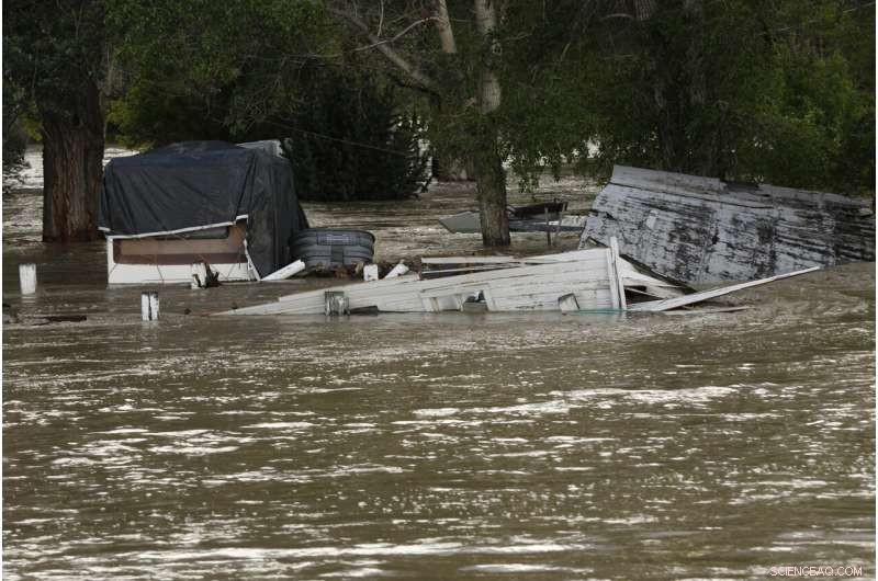 Floods Dramatically Alter Yellowstone s Landscape