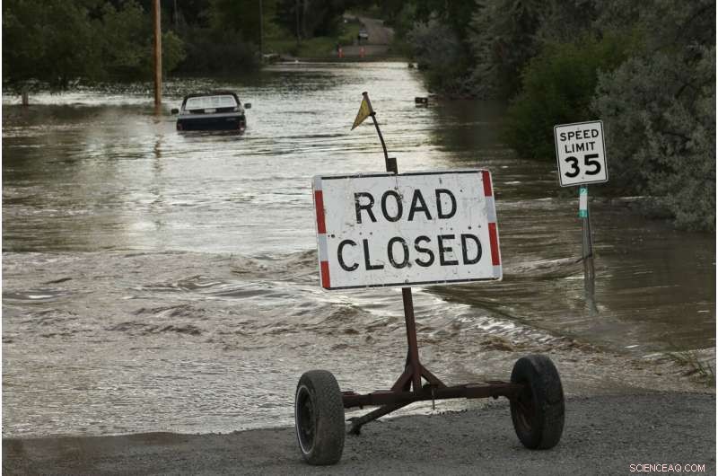 Floods Dramatically Alter Yellowstone s Landscape