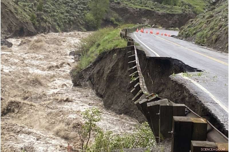 Floods Dramatically Alter Yellowstone s Landscape