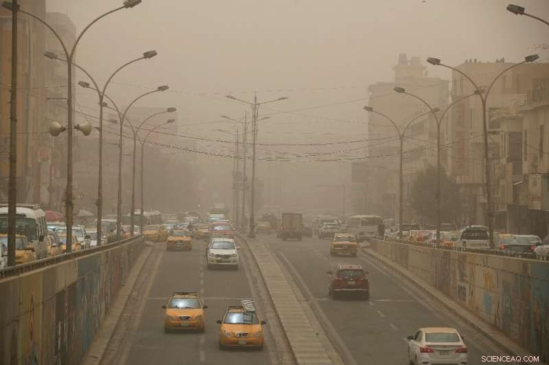 Iraq Faces Tenth Sandstorm in Weeks, Threatening Health and Aviation
