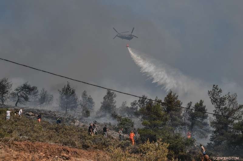 Greece Evacuates Athens Suburb Amid Fierce Wildfire Threat