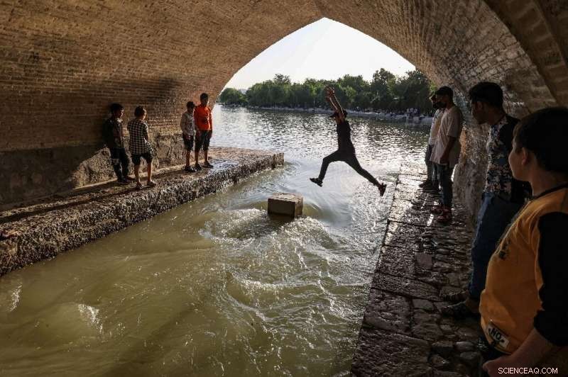 Iran s Historic Zayandeh River Faces Drought and Diversion Threats