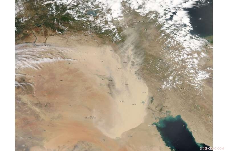 Iraq s Sandstorm Halts Flights, Forces Over 1,000 to Hospitals