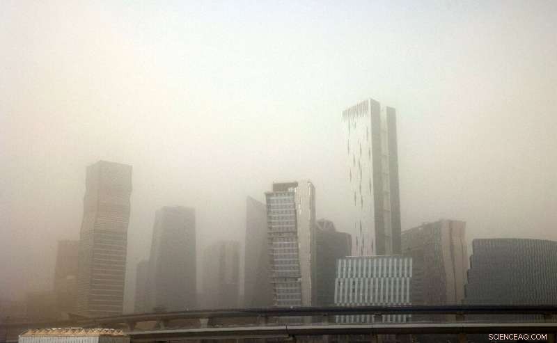 Mid-East Sandstorms Disrupt Traffic, Shut Schools, Threaten Public Health