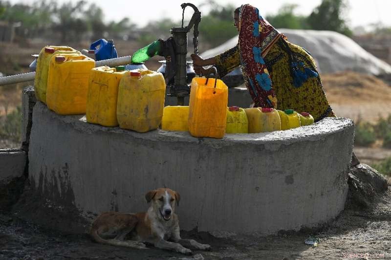 Heatwaves Exacerbate Poverty in Pakistan s Hottest City, Jacobabad