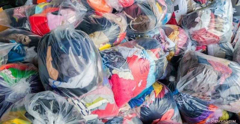 Give Your Clothes a New Life: Proven Strategies for Textile Reuse & Recycling