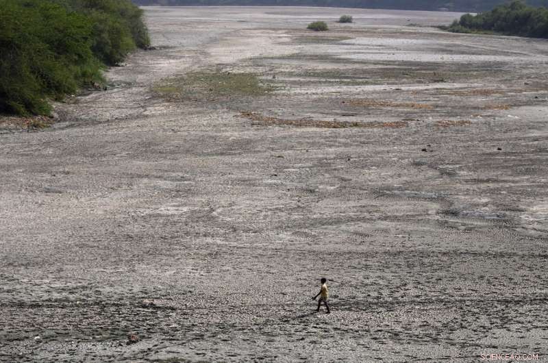 India Faces Record Power Shortages Amid Unprecedented Heat Wave