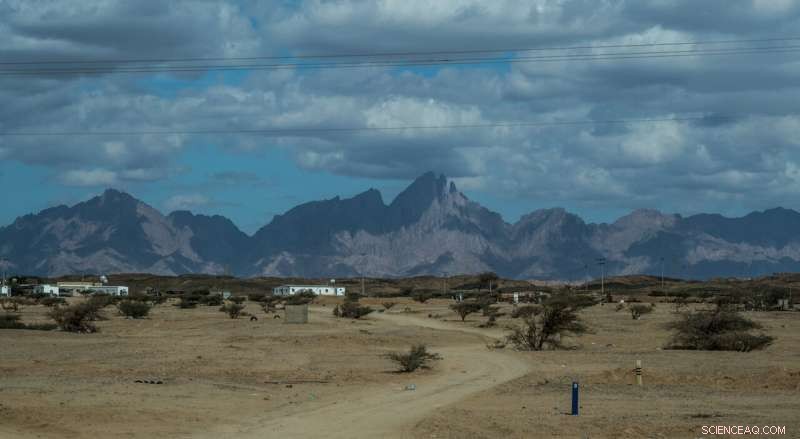 Bridging the Divide: New Research Tightens Atmospheric Wind Models from Large‑Scale to Microscale