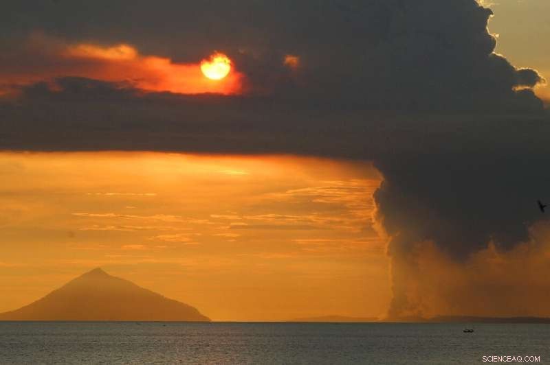 Indonesia Elevates Alert Level for Anak Krakatoa After Ash Cloud Eruption