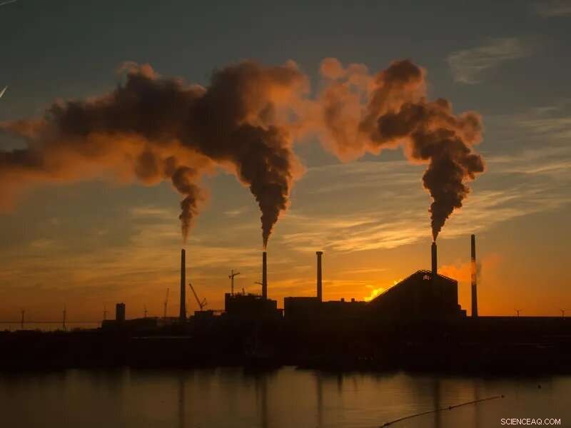 U.S. Air Quality Declines: Sharp Rise in Unhealthy and Hazardous Days Over Recent Years