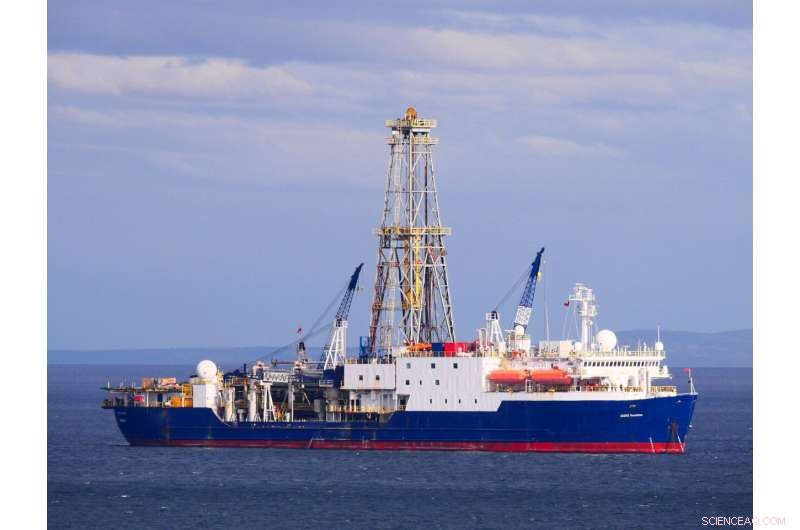 Global Research Confirms Antarctic Ocean Lacks Glacial Iron Fertilization Impact