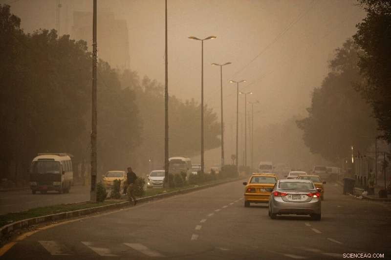 Iraq Faces Second Dust Storm This Week, Prompting Airport Closures and Health Alerts
