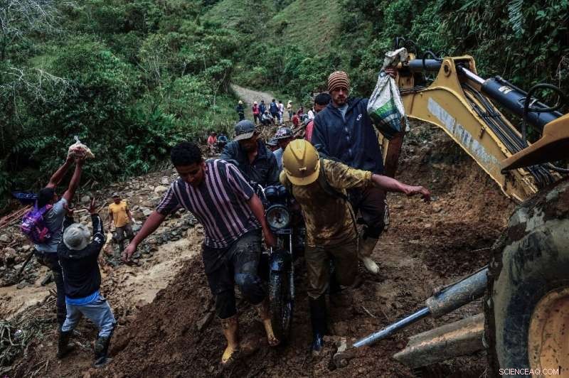 Colombian Mine Flooding Claims 12 Lives, 2 Missing, Authorities Report