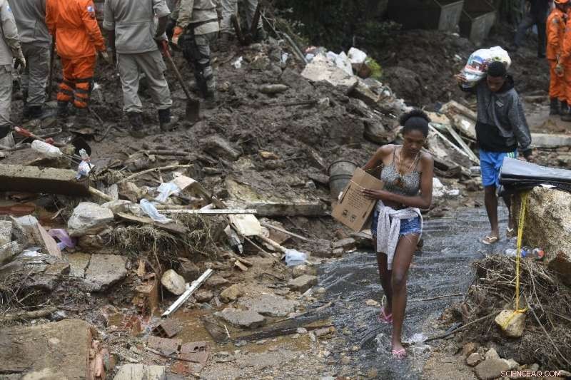 Torrential Rains Claim 14 Lives in Brazil’s Rio de Janeiro